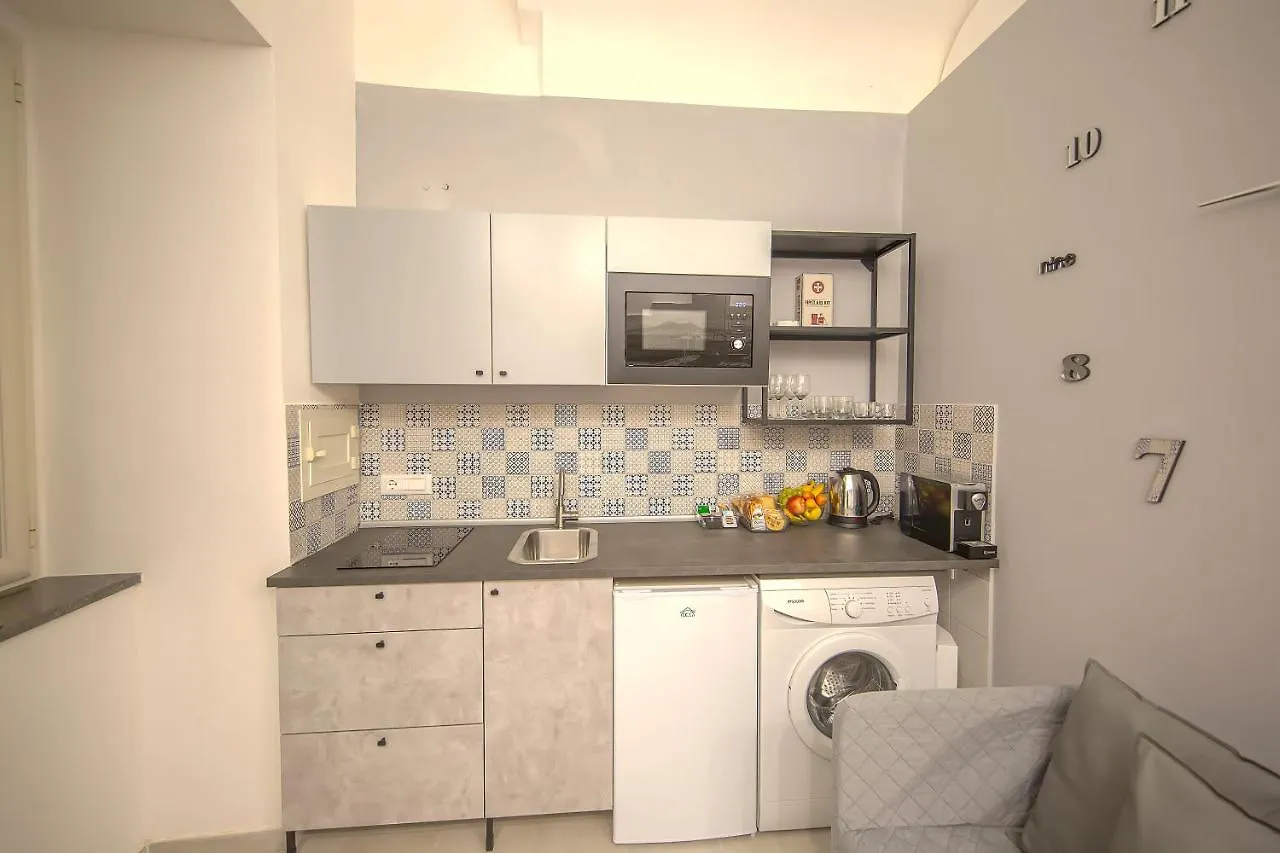 Olina Apartments N.6 나폴리 0*,  이탈리아